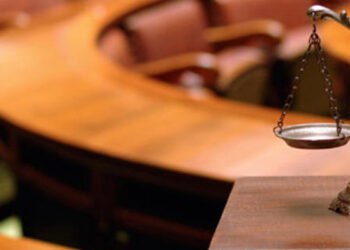 Хилсээр 21 жил шалгагдсан иргэн төрөөс ТАВАН ЗУУН САЯ төгрөг нэхэмжиллээ