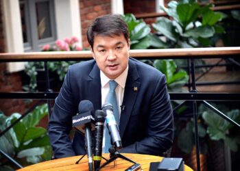 Ерөнхий сайд асан Ч.Сайханбилэгийн дүү Ч.Төгссайхан Колорадод сурахаар 31.102 ам.долларын зээл авсан ч улсдаа эргэж ирээгүйн дээр ЗЭЭЛЭЭ ТЭГЛҮҮЛЖЭЭ