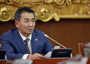 УИХ-ын гишүүн Ц.Мөнх-Оргилын гэргий Д.Бадамцэцэг Америкт суралцахаар авсан 29,385 ам.долларын зээлээ эргэн төлөөгүй байна