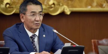 УИХ-ын гишүүн Ц.Мөнх-Оргилын гэргий Д.Бадамцэцэг Америкт суралцахаар авсан 29,385 ам.долларын зээлээ эргэн төлөөгүй байна