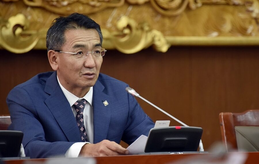 УИХ-ын гишүүн Ц.Мөнх-Оргилын гэргий Д.Бадамцэцэг Америкт суралцахаар авсан 29,385 ам.долларын зээлээ эргэн төлөөгүй байна