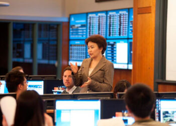 Сан Францискогийн Их сургуулийн захирлаар ажиллаж буй Э.Отгонцэцэг магистрт сурахаар 37,684 ам.долларын зээл авснаа эргүүлэн төлөөгүй байна