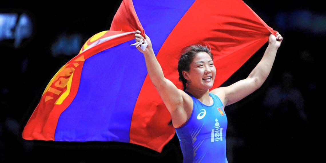 Чөлөөт бөхийн дэлхийн аварга П.Орхон: Чөлөөт бөхийн тамирчдыг хүйтэн заалд бэлтгэл хийлгүүлж, мандатын мөнгөөр нь улсын аваргаа зохион байгуулдаг