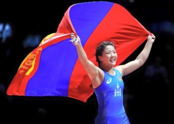 Чөлөөт бөхийн дэлхийн аварга П.Орхон: Чөлөөт бөхийн тамирчдыг хүйтэн заалд бэлтгэл хийлгүүлж, мандатын мөнгөөр нь улсын аваргаа зохион байгуулдаг